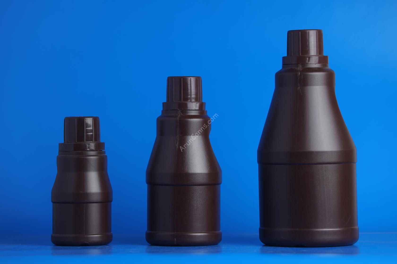 FISHER BROWN ( RIGHT)